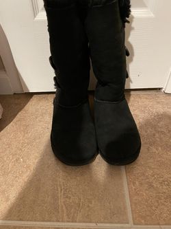 Women’s Bailey Button Ugg Boots Size 6 Thumbnail