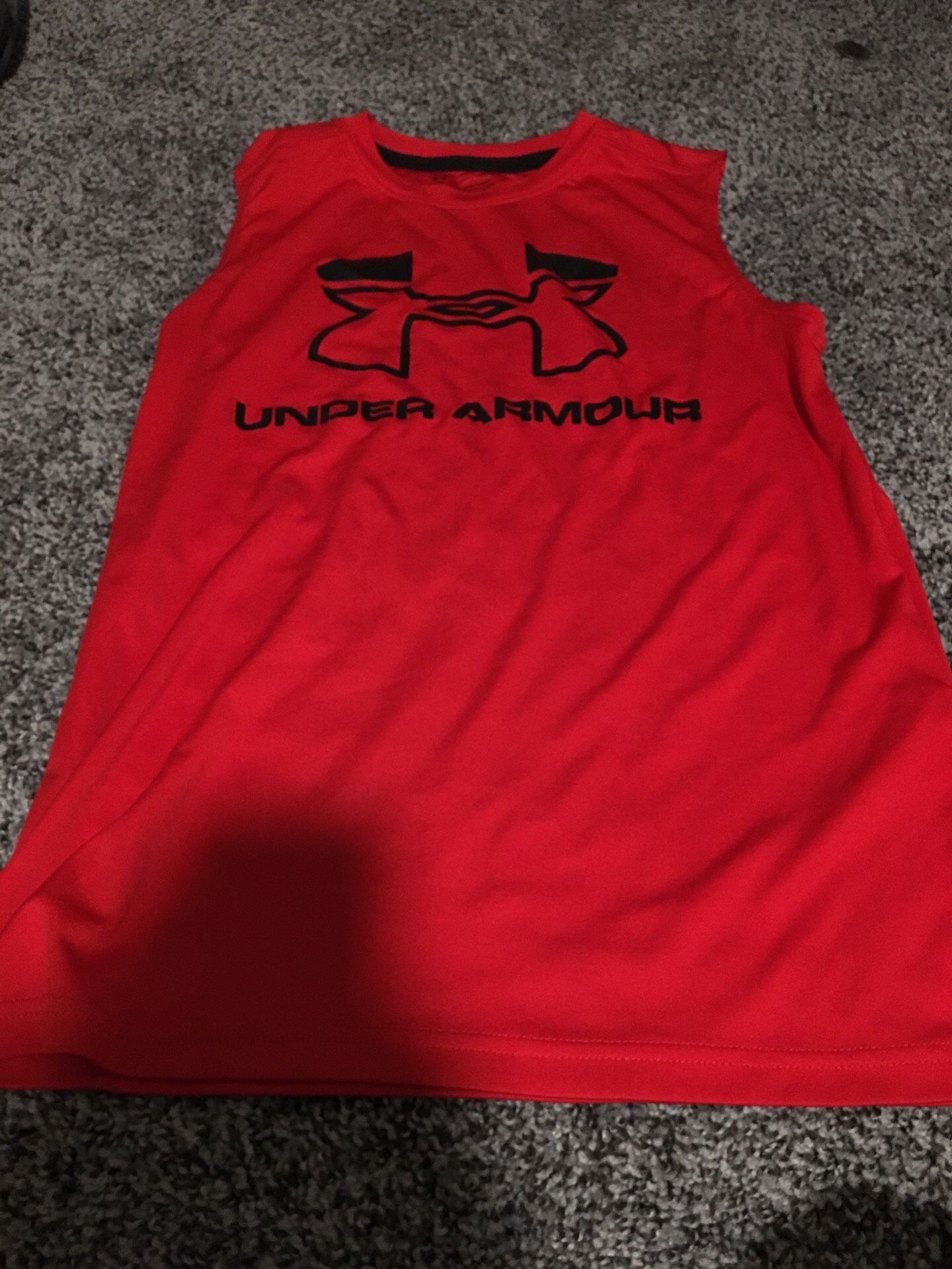 Kids large under armor workout shirt