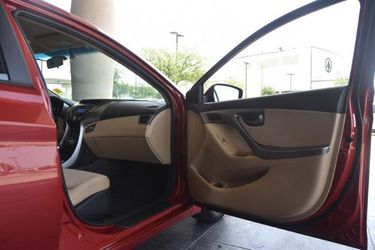 2013 Hyundai Elantra Thumbnail