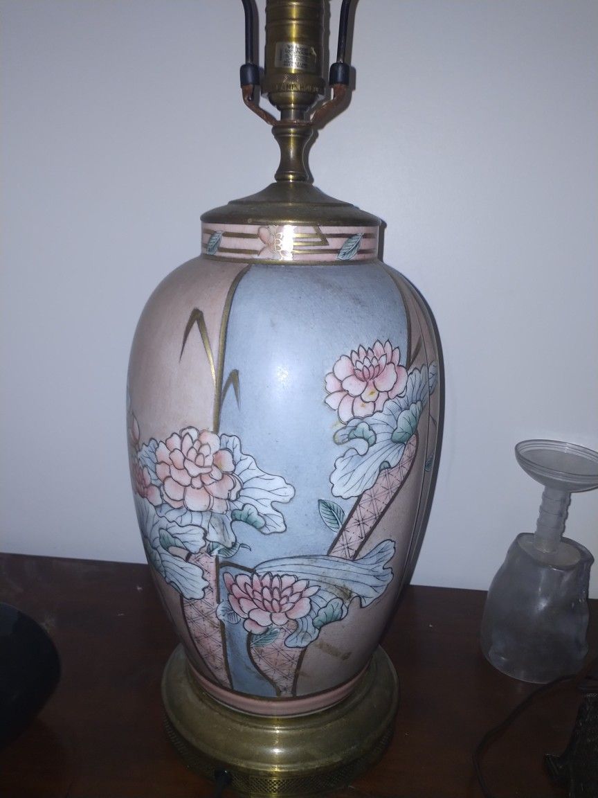 Wildwood Antique Lamp Excellent Condition