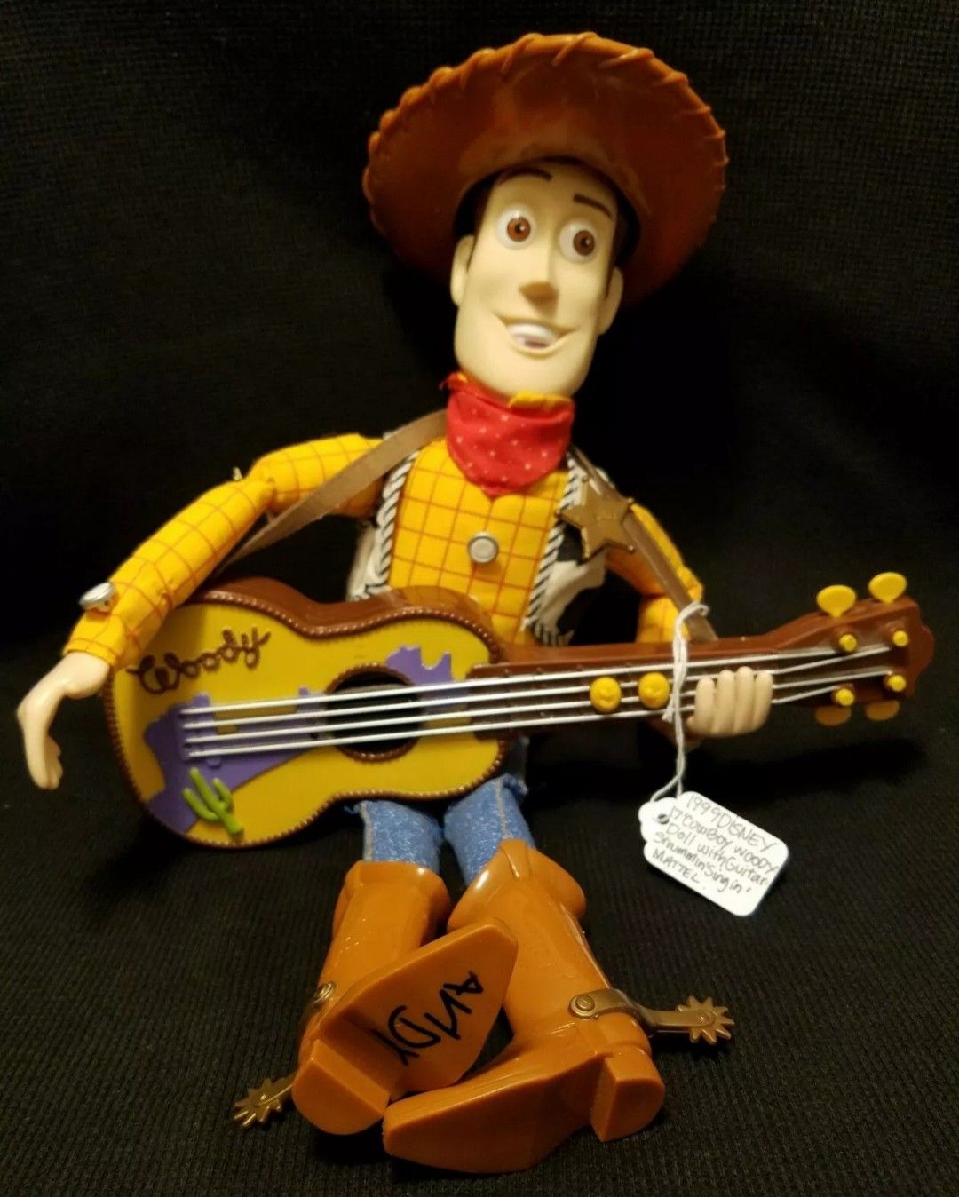 1999 Toy Story 2 Disney Pixar Rare 17 Strumming Singing Woody