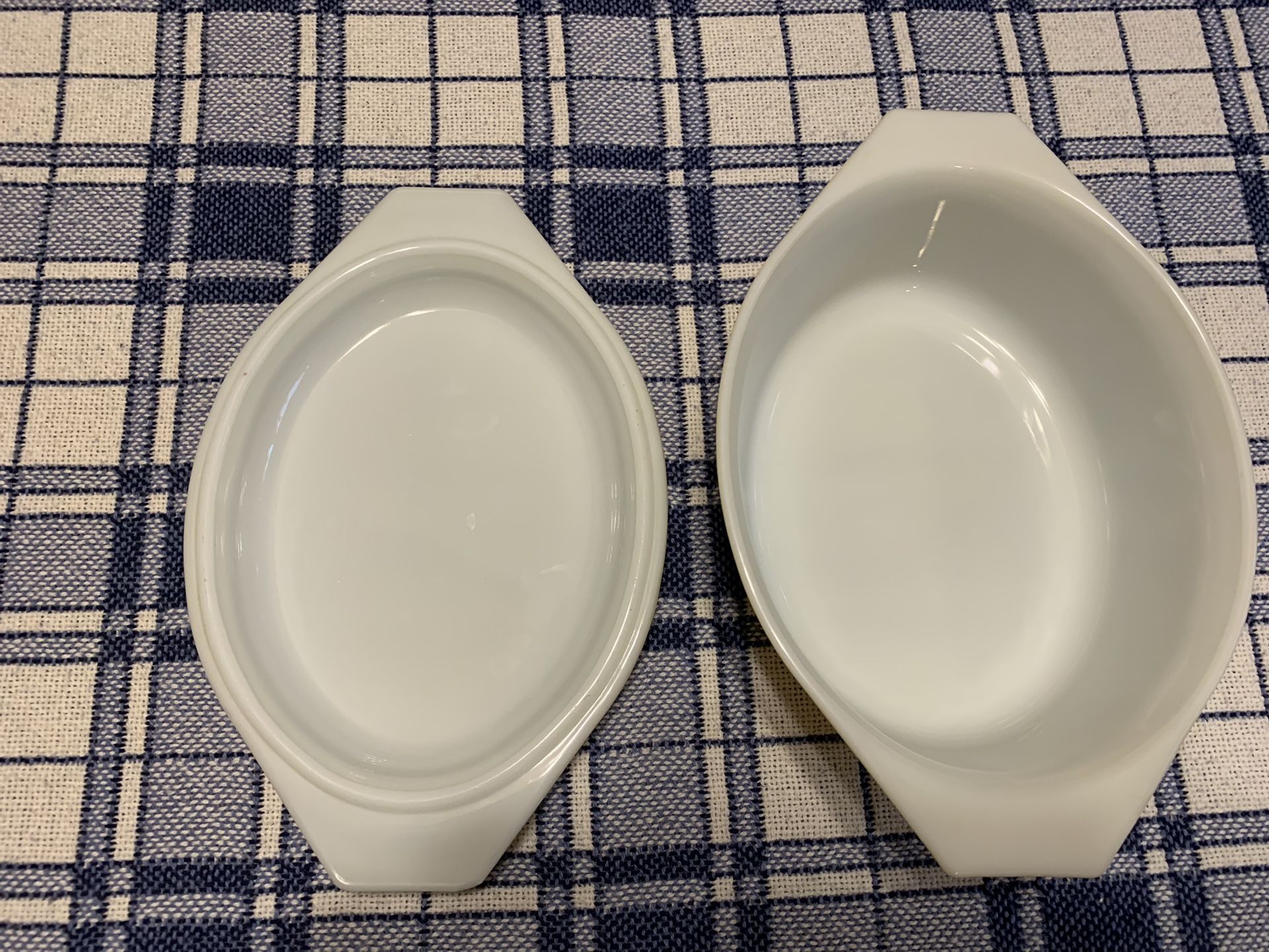 Vintage Pyrex Homestead Oval Casserole
