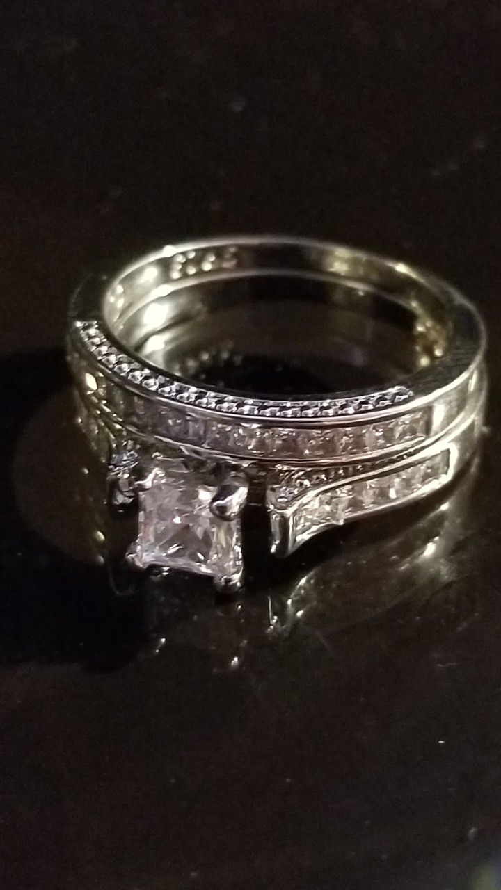 Gorgeous princess Cut Women's Wedding Engagement Promises Ring Size 6