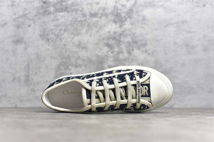 New Embroidery Collection men's and women's black casual shoes