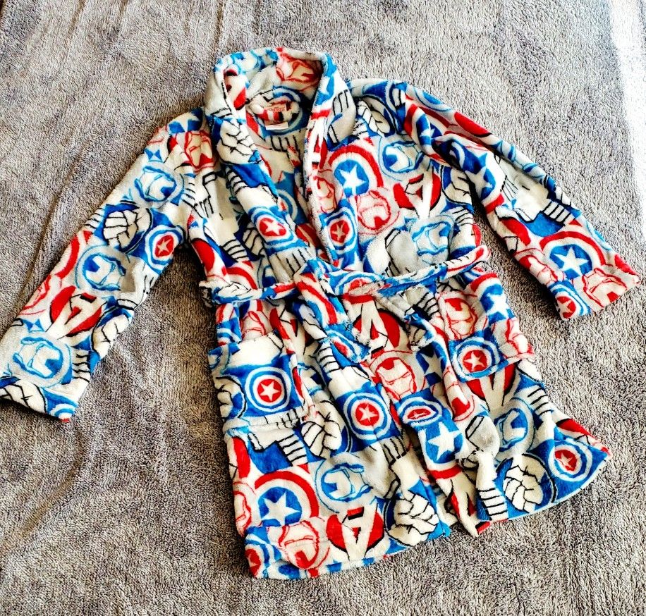 Kids Robe With Pockets Size 8 Pick Up In Moreno Valley
