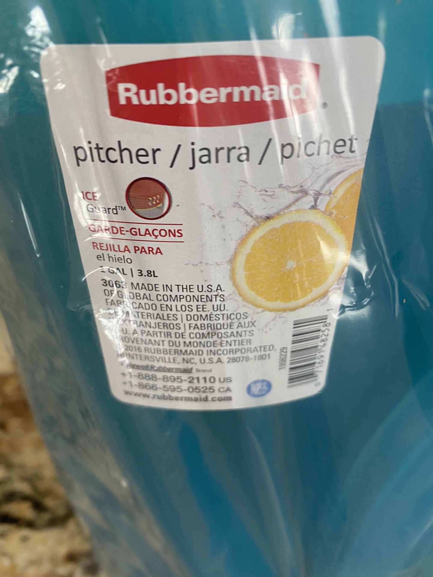 2 Rubbermaid Gallon Pitchers