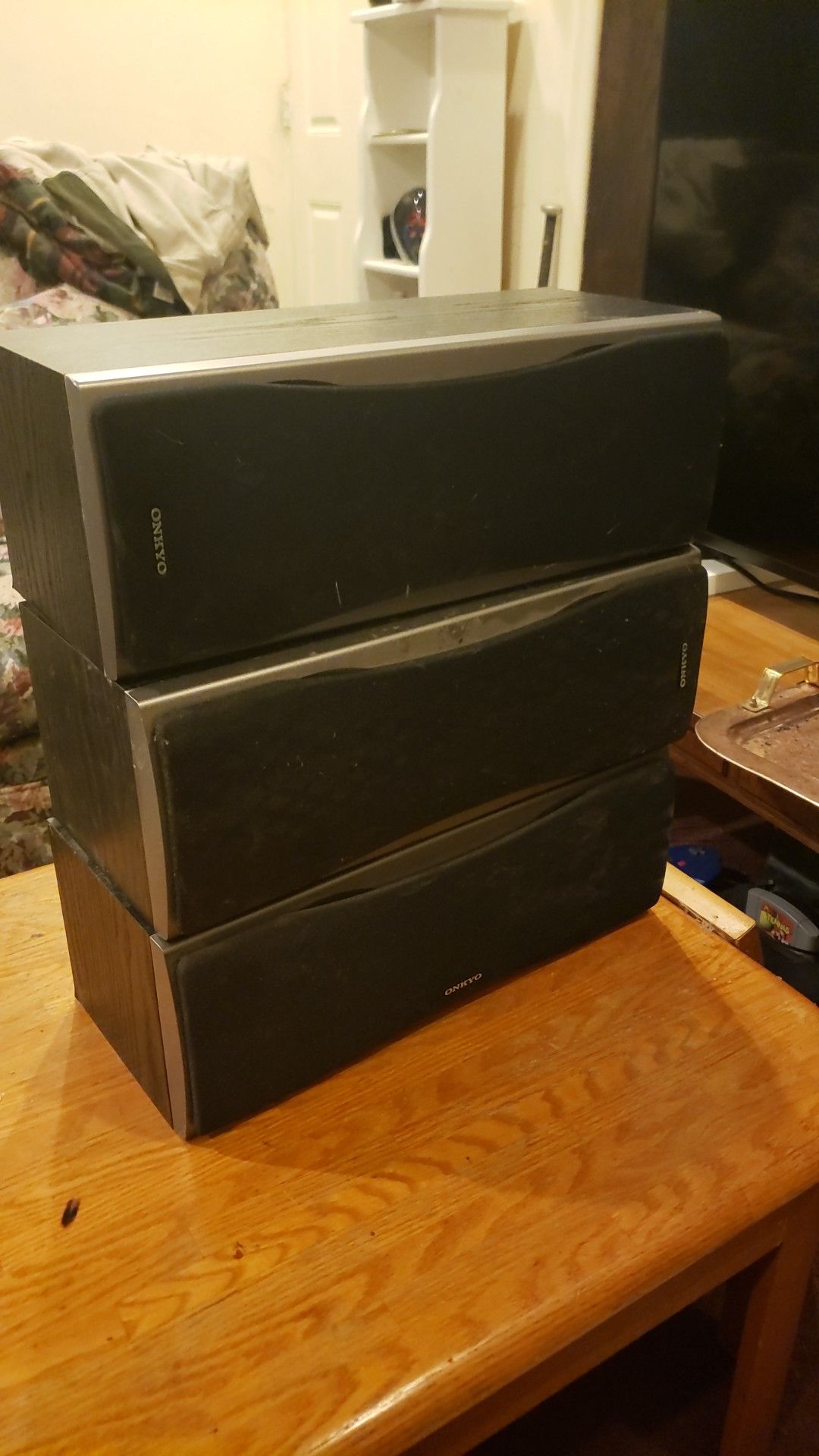 Onkyo speaker set