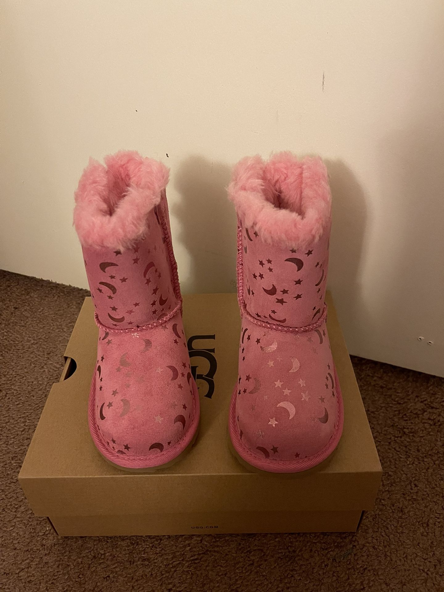 100% Authentic Brand New in Box UGG Bailey Bow Moon and Stars Boots / Color: Pink / Toddler size 6, 7, 8