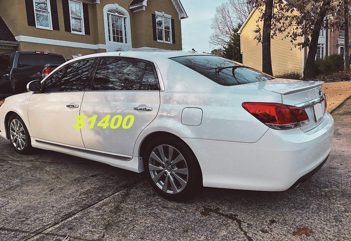 VERY CLEAN 2 0 1 1 Toiota Avaloñ!