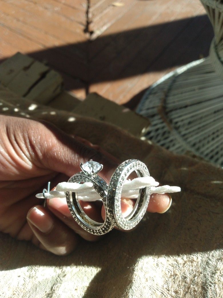 Size 8 Wedding Ring Set