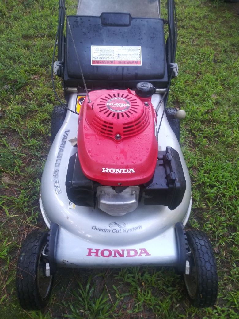 Honda 7hp Quadra cut self proppelled lawnmower for Sale in Virginia
