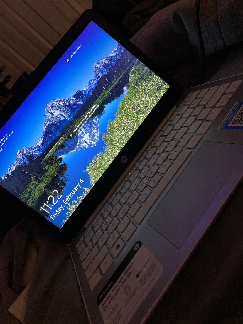 Almost New HP Laptop