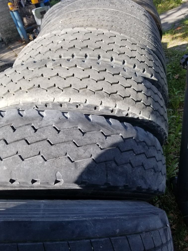 Tractor Trailer 18 wheeler Tires 24.5 Regular & Rims for Sale in