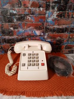 Vintage 1980s Radio Shack Old School Push Button Telephone With Phone Cable Thumbnail