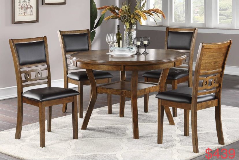 Round Dining Table Set For In Los, Offerup Dining Table