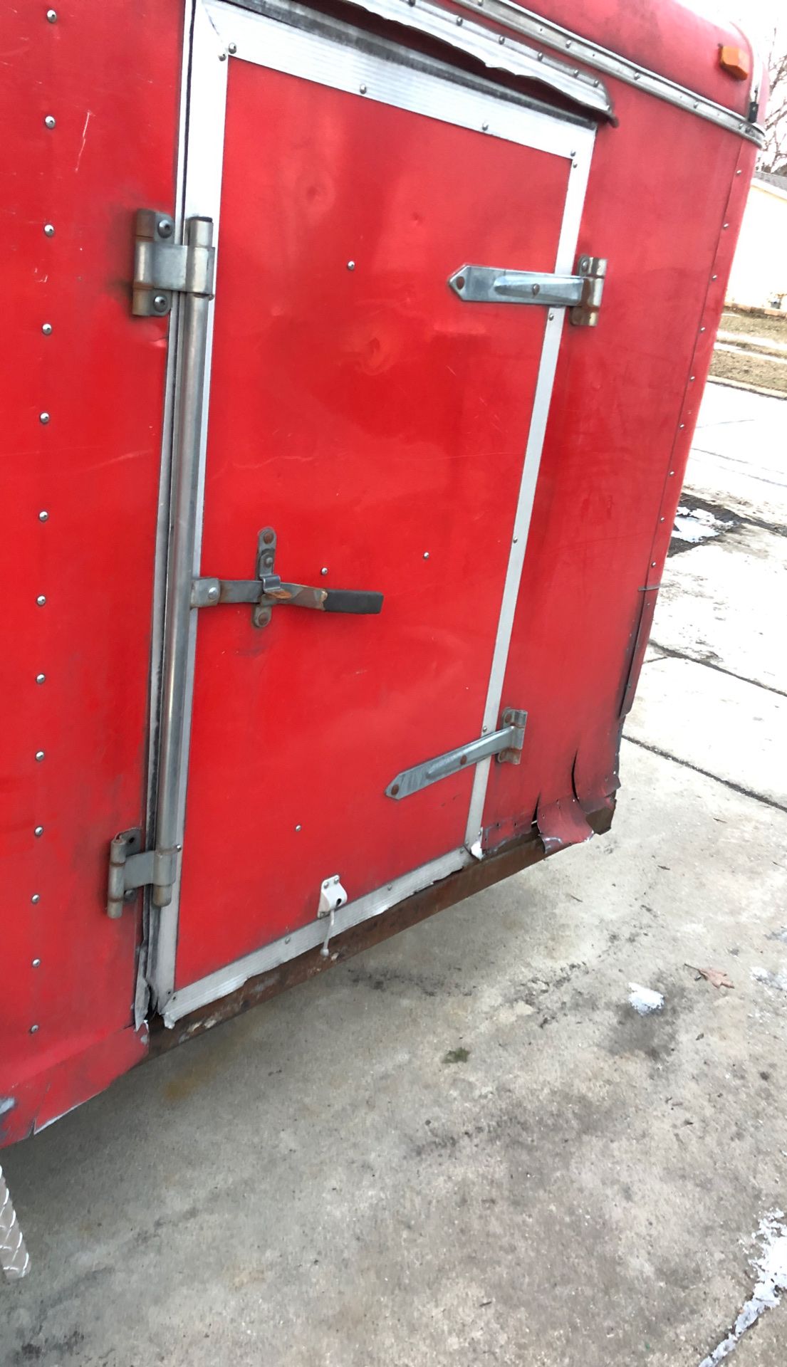 Enclosed utility trailer 6x12