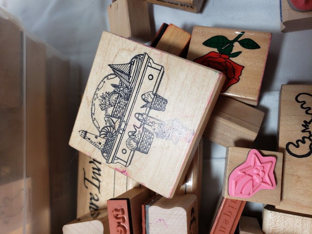 Scrapebooking lot of 95 Rubber stamps . mixed brands, all in good condition & smoke free home. Lot weighs 9 Lb