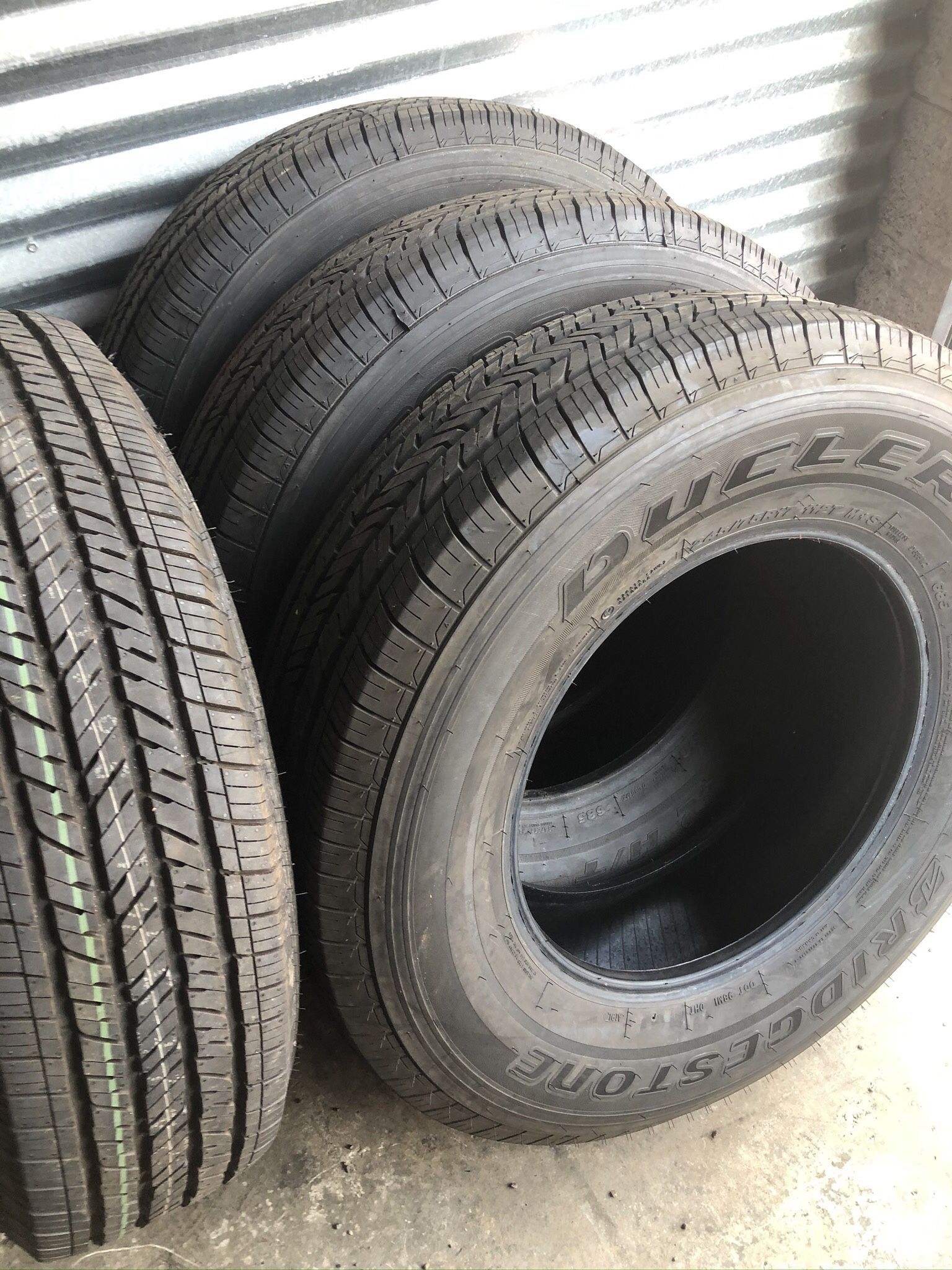 Bridgestone Dueler HT 245/75/17 year 2021