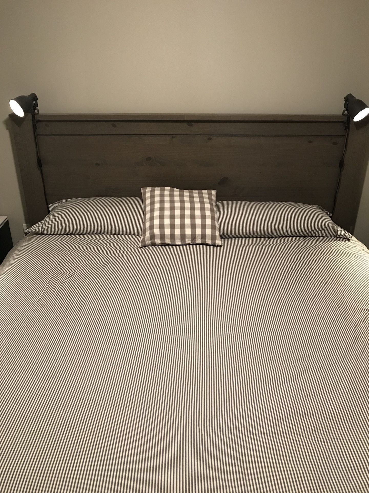 King Size Bed Frame And Foam Mattress, King Size Bed Los Angeles