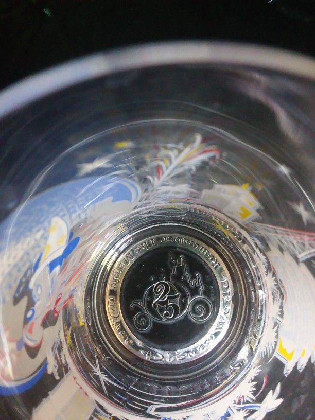 VINTAGE 1996 Walt Disney World 25th Anniversary Remember The Magic MICKEY Mouse GLASS 5 1/4" H X 3 1/4 "W