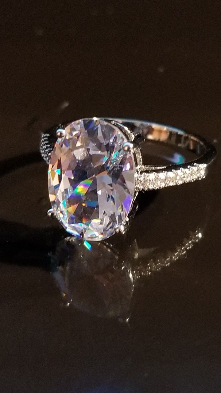 Gorgeous Oval cut Women's Wedding Engagement Promises Ring Size 7