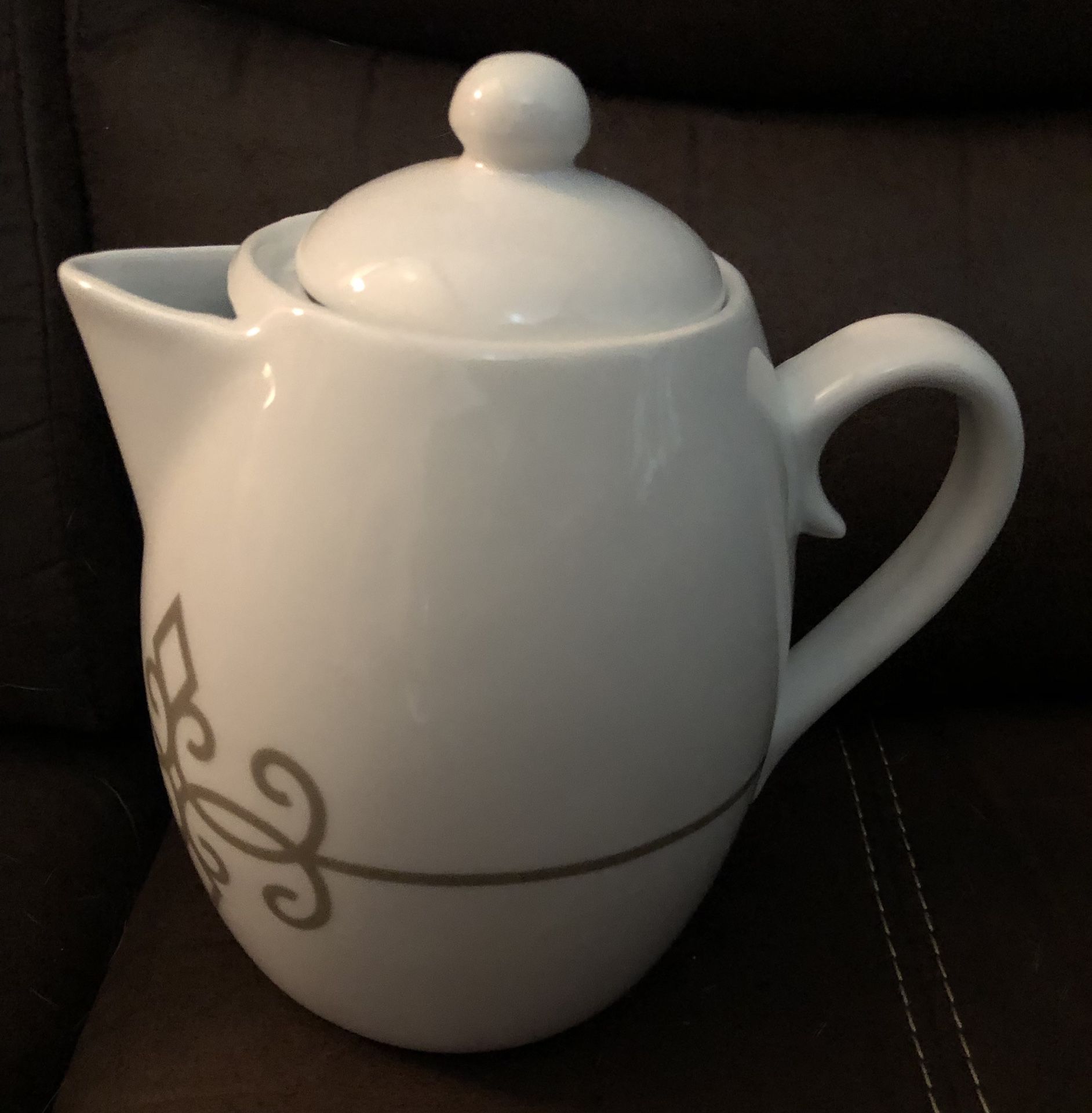 White Starbucks Coffee Pot Tea Pot With Lid Ceramic
