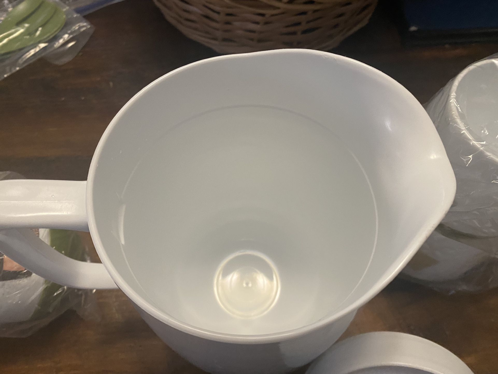 Vtg Thermos Retro Pitcher and 4 cups Insulated Ware King-Seeley USA 8" - avocado. The 4 cups are still in unopened original packaging. The pitcher a
