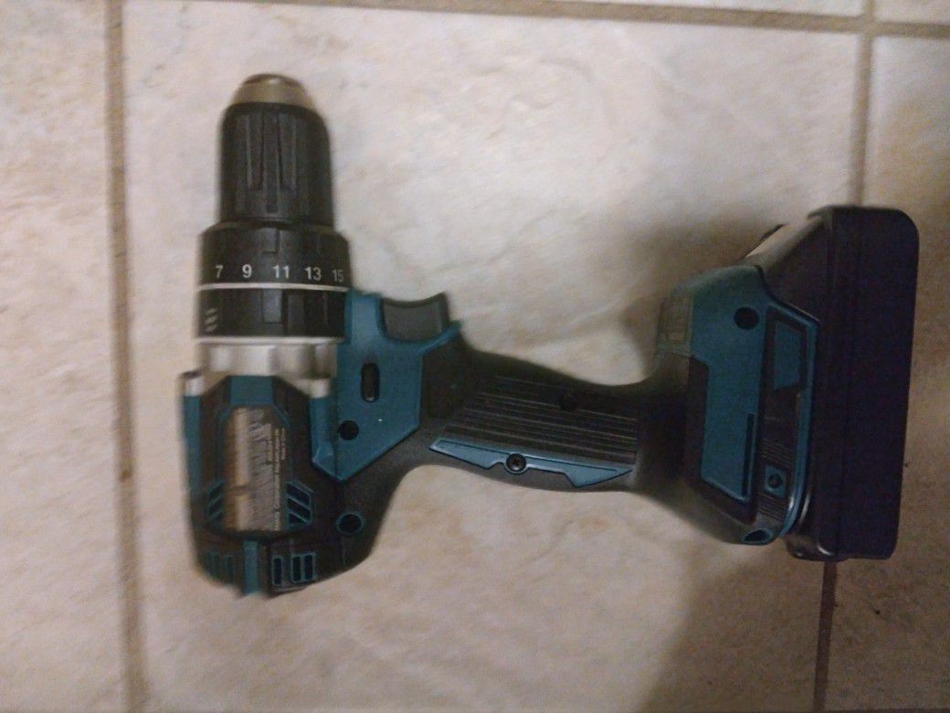 Makita Xph12 Hammer Drill With 2.0 Amp Hour Battery