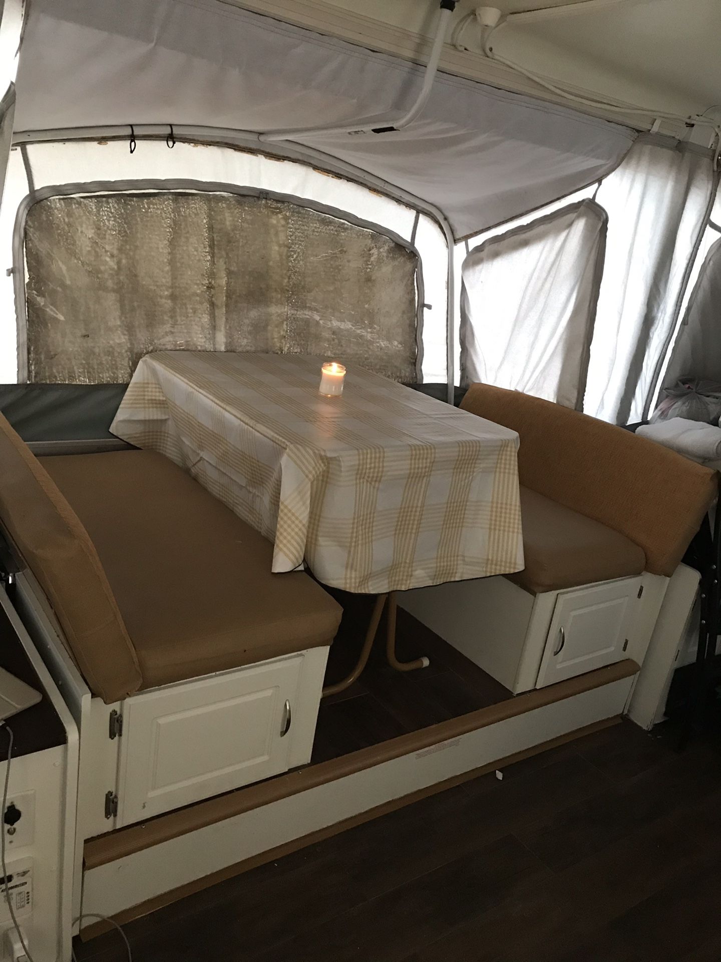 2001 Coleman Bayside Elite Pop-Up Camper for Sale in Miami, FL - OfferUp